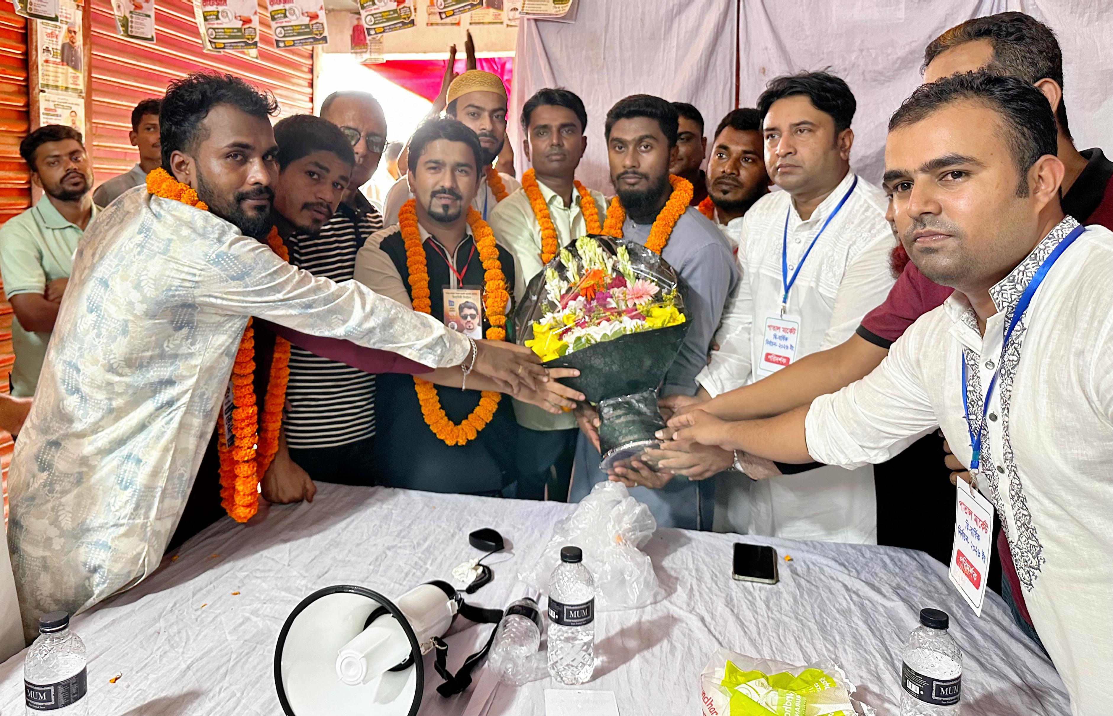 ভালুকা পাতাল মার্কেট ব্যবসায়ী সমিতির নির্বাচন, নয়া সভাপতি পাপন ও সম্পাদক হাসান