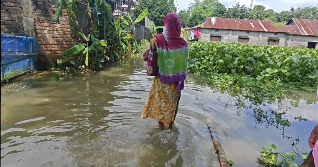 ভালুকায় খাল বন্ধ করে রাখায় চরম ভোগান্তিতে হাজারো মানুষ